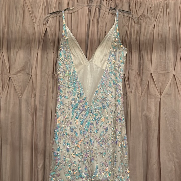 Beautiful Spring Formal Dress, Size 4 - Picture 3 of 5